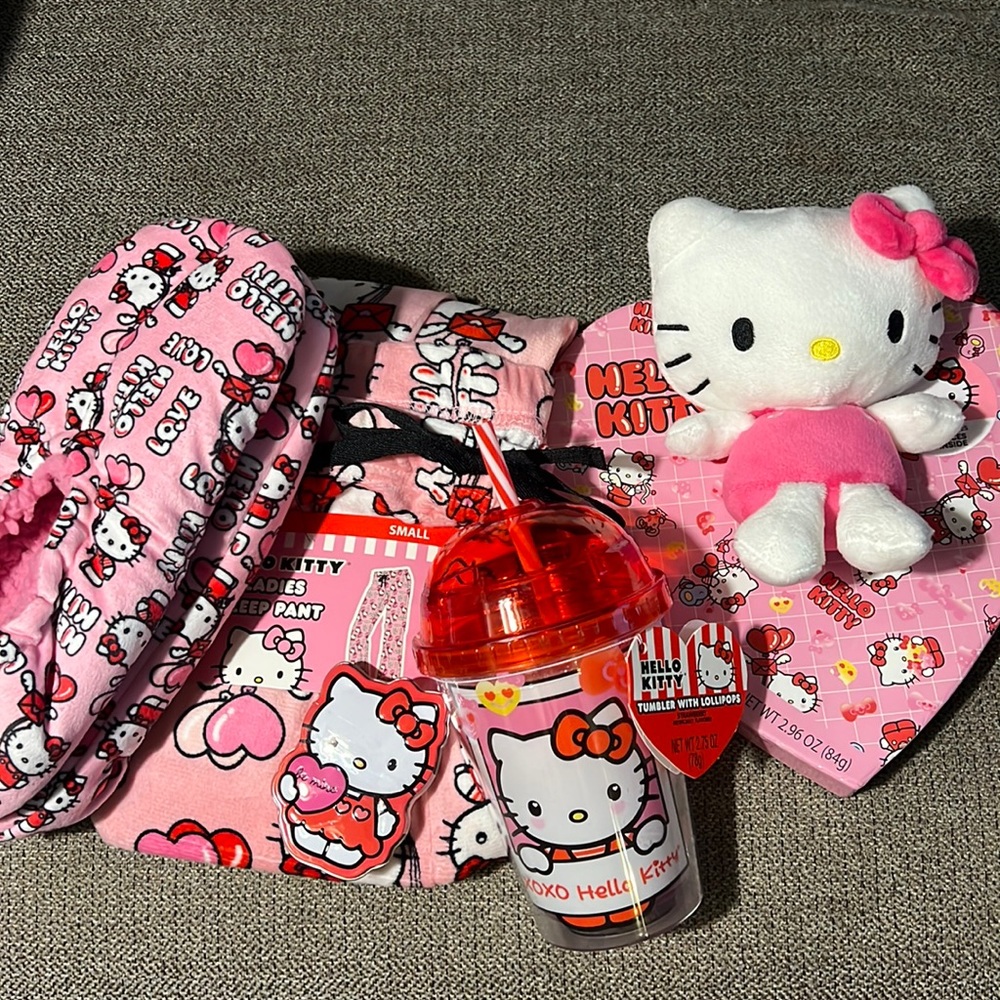Hello Kitty Valentine Bundle